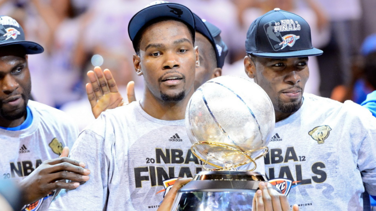 开云体育-表现优异引发热议！，杜兰特在澳大利亚队比赛中夺冠观众掌声雷动-开云体育