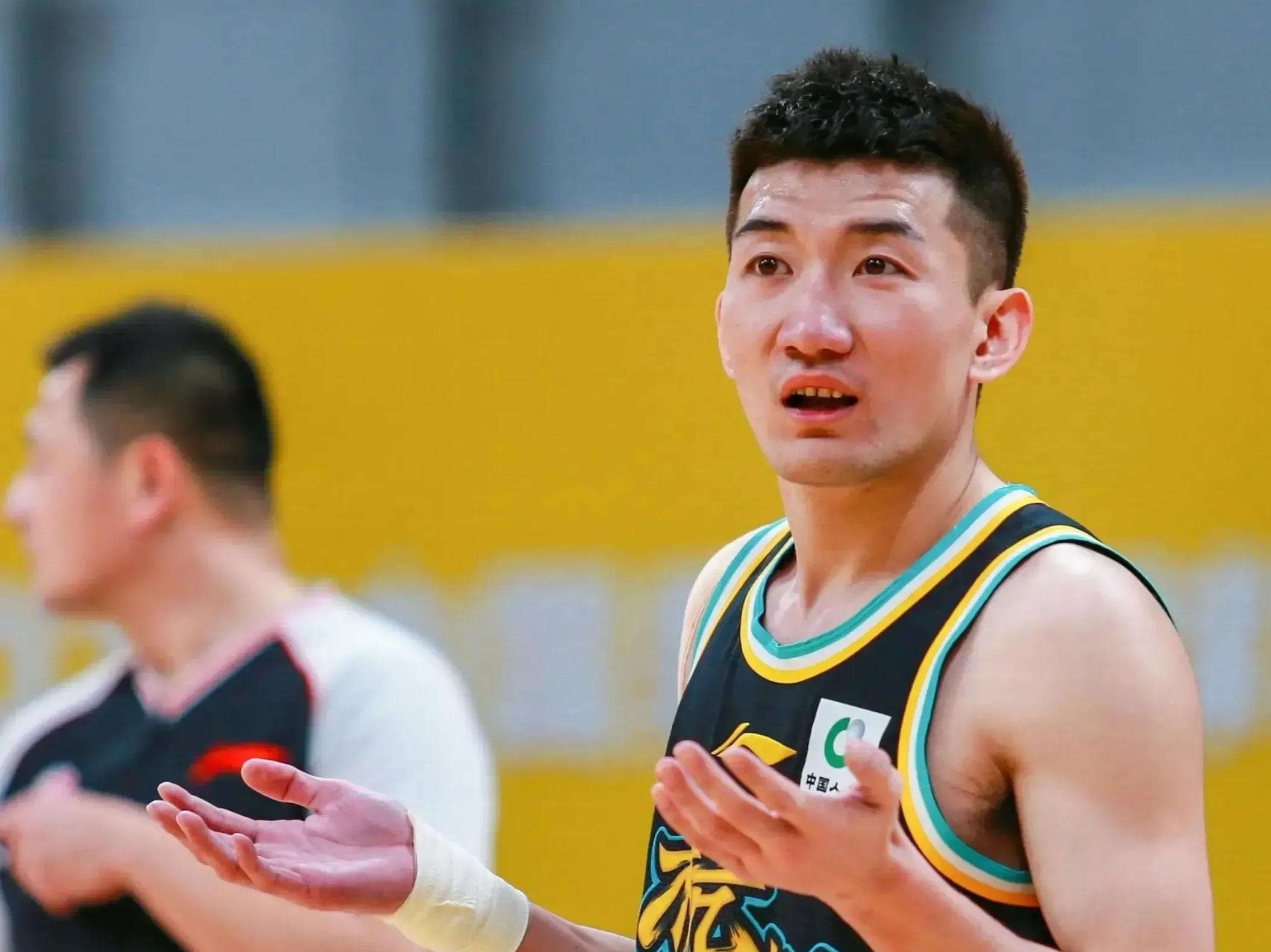 欧超杯倒计时，广厦男篮赛前队长鼓劲，细节引发关注，震撼外界，赛季目标并未改变